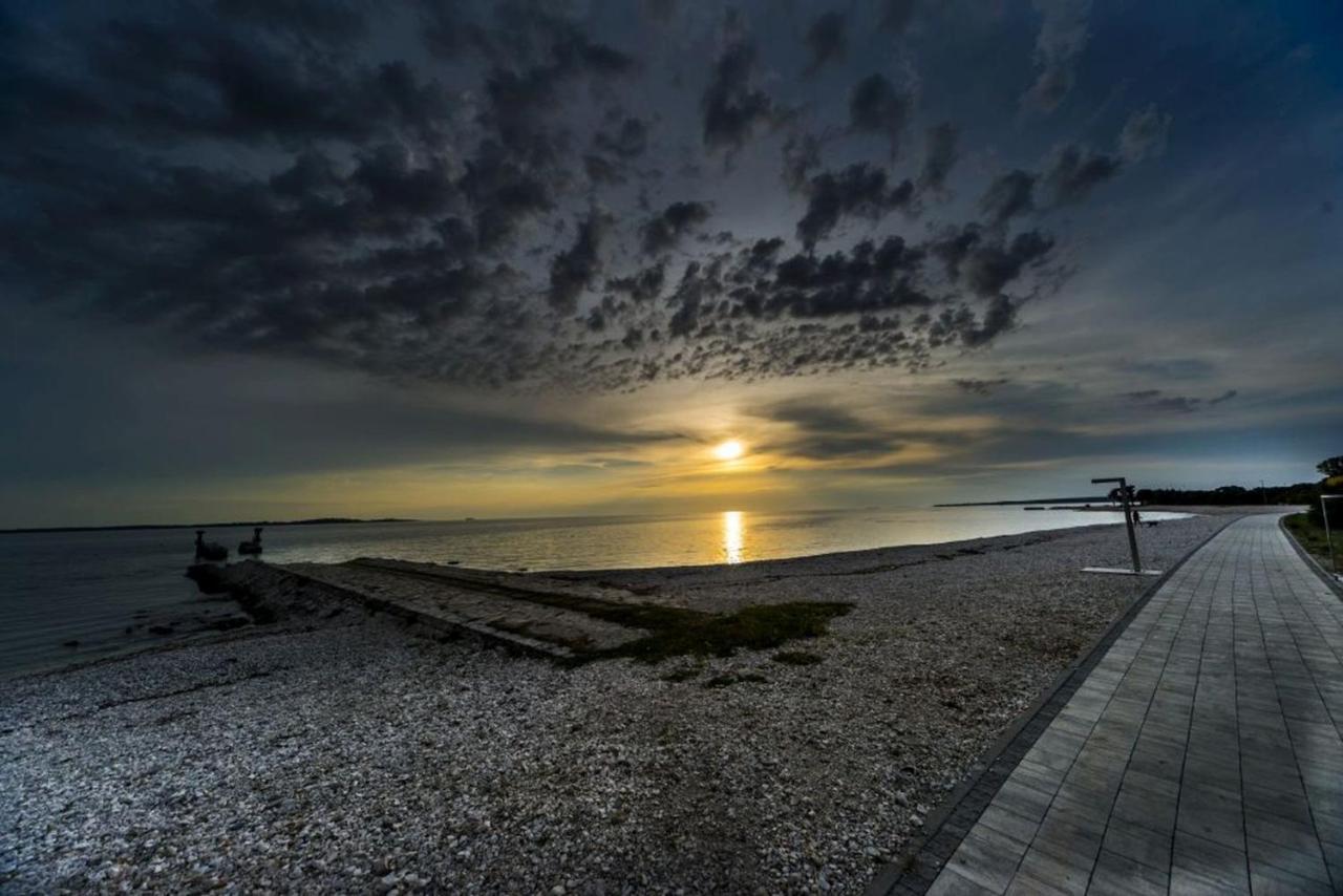 Comfortable Apartments In Peroj Near The Sea Exterior photo