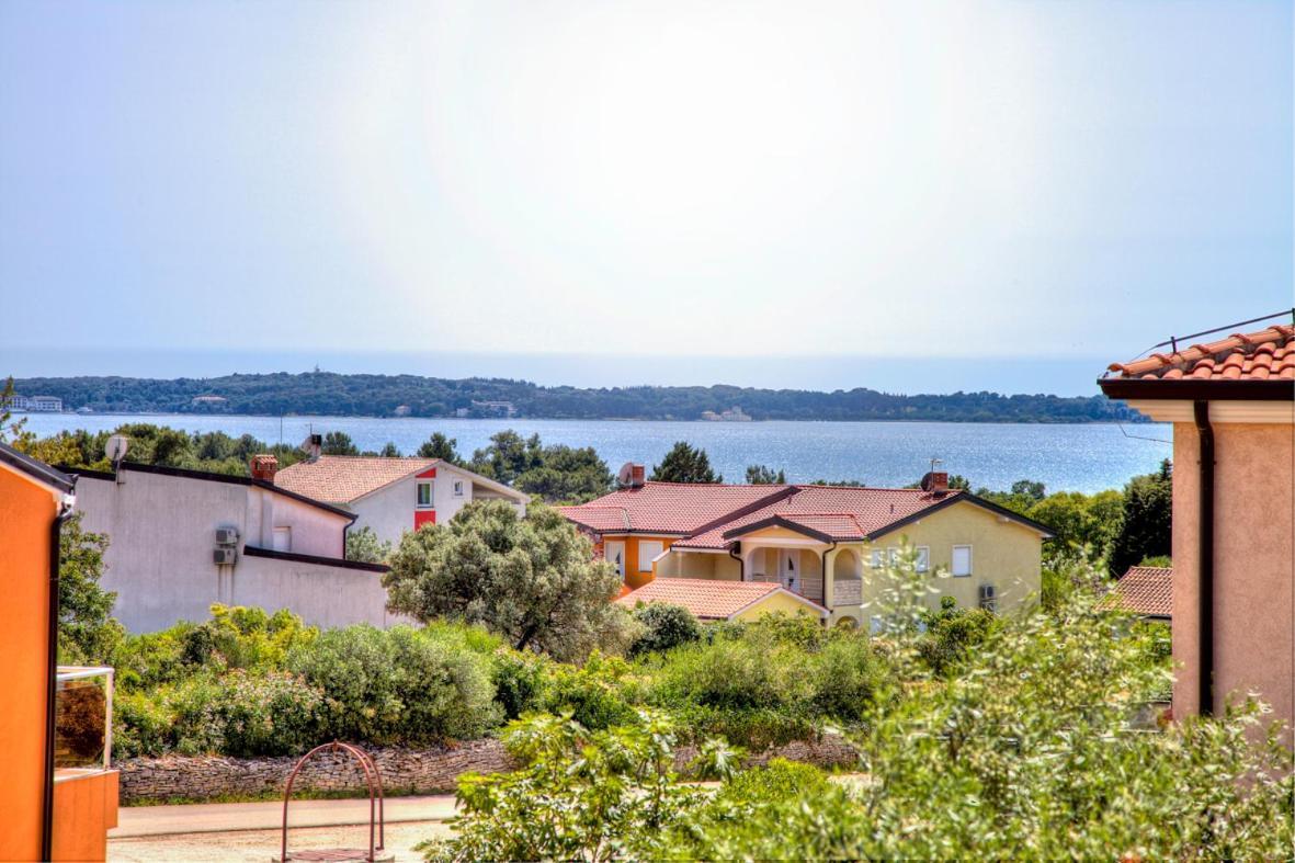 Comfortable Apartments In Peroj Near The Sea Exterior photo